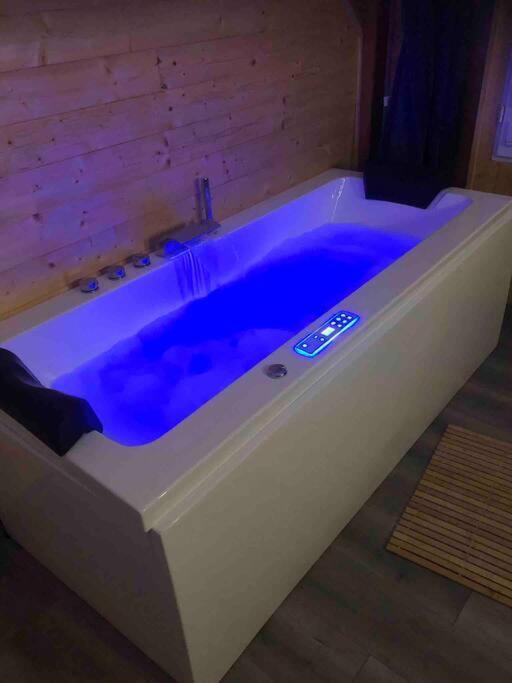 Cottage Cocooning Romantique Avec Jaccuzzi Prive Ancinnes Dış mekan fotoğraf